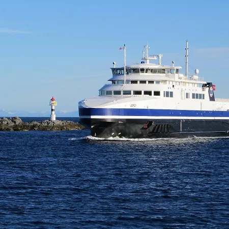 Semesteranläggning (resort) Lofoten Brygge Vaeroy